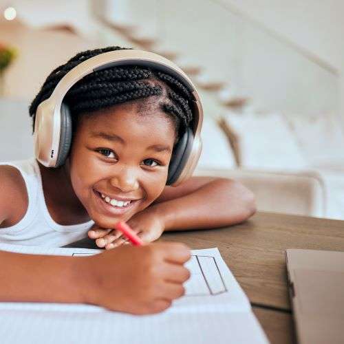 Young-girl-with-headphone